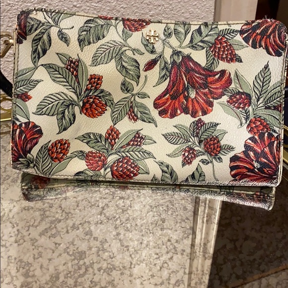 Tory Burch Handbags - Tory Burch Crossbody bag